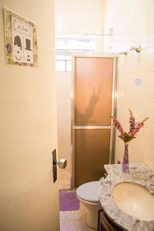 Flor De Lis Hostel